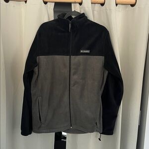 Columbia Men's Black and Gray Performance Jacket
